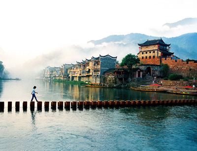 長沙往返A(chǔ)9線：鳳凰古城、德夯苗寨、矮寨吊索橋品質(zhì)純玩兩日游